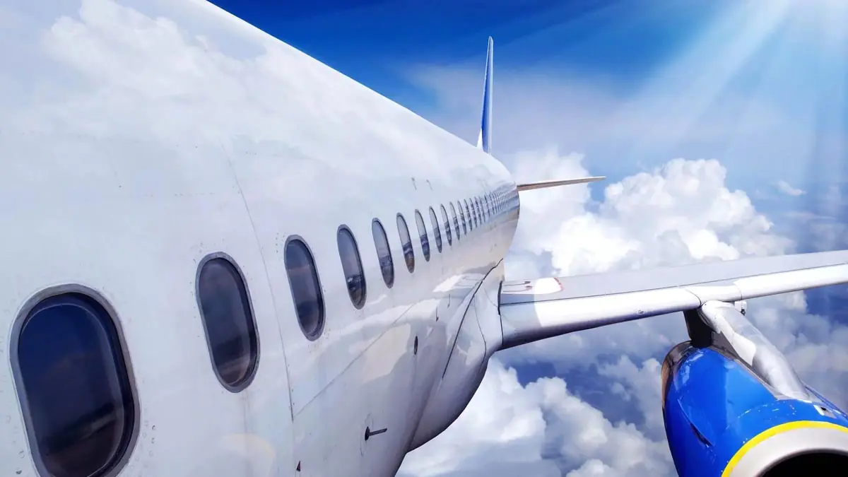 Malá díra v okně letadla: Tajemství, které zachraňuje životy 1 scale1200 15